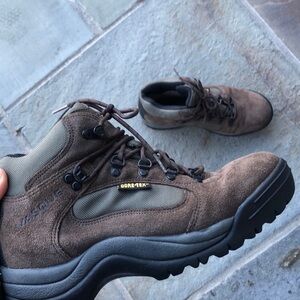 Vasque Ranger GTX Gore-Tex Hiking Boot Style 7211 9.5